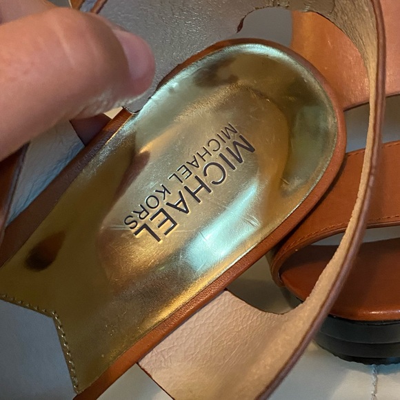 Michael Kors Brown leather Heals - Picture 3 of 6